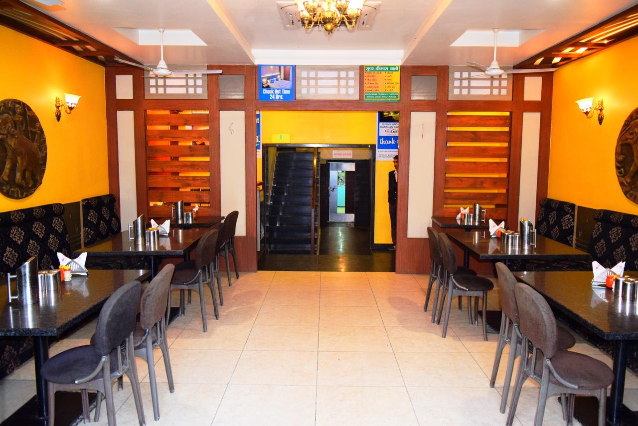 Hotel Chandragupta Ujjain Exterior foto